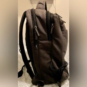 Kenneth Cole New York Back Pack